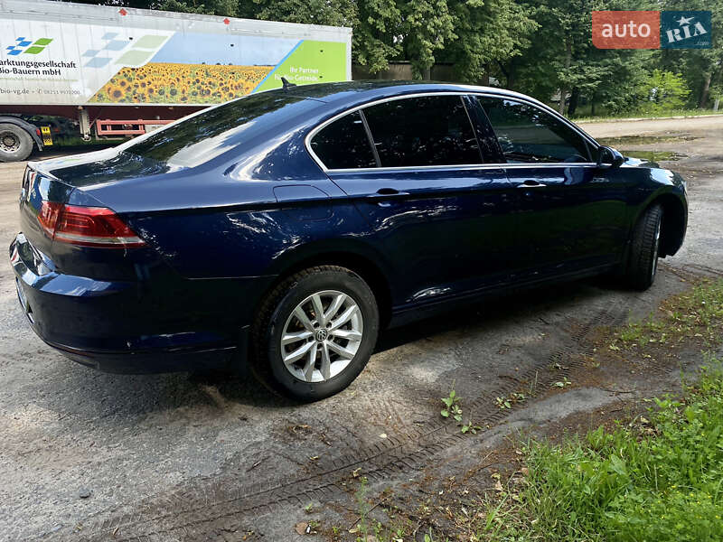 Седан Volkswagen Passat 2017 в Кролевце