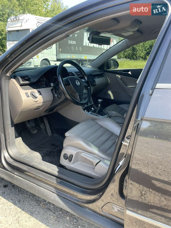 Універсал Volkswagen Passat 2005 в Камені-Каширському