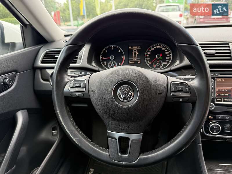 Седан Volkswagen Passat 2012 в Одессе