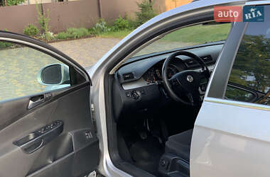 Універсал Volkswagen Passat 2009 в 