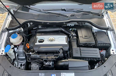 Універсал Volkswagen Passat 2009 в 