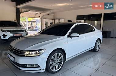 Седан Volkswagen Passat 2018 в Одессе
