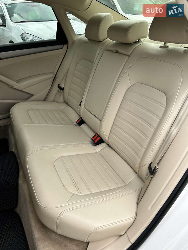 Седан Volkswagen Passat 2015 в Сумах