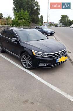 Седан Volkswagen Passat 2016 в Харкові