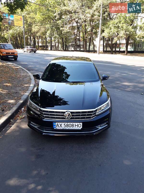 Седан Volkswagen Passat 2016 в Харькове