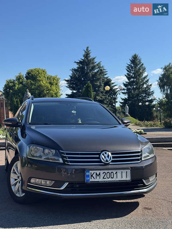 Универсал Volkswagen Passat 2011 в Житомире