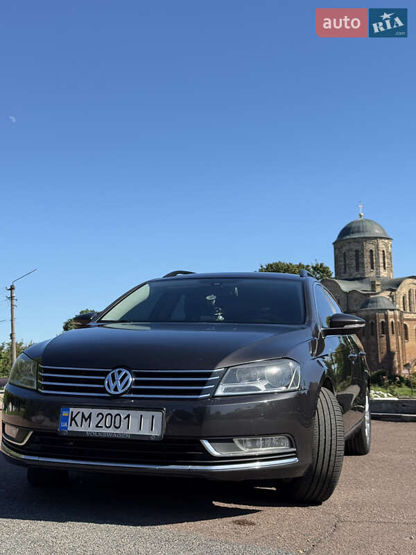 Универсал Volkswagen Passat 2011 в Житомире