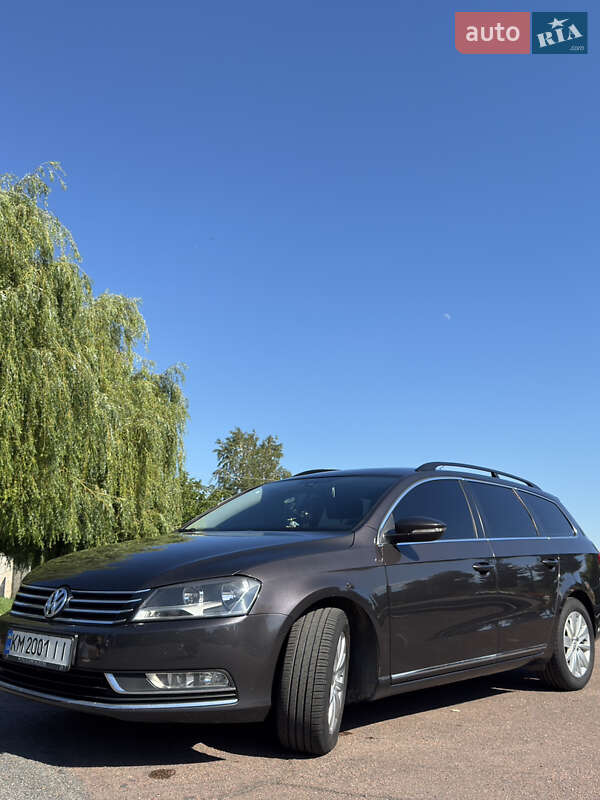 Универсал Volkswagen Passat 2011 в Житомире