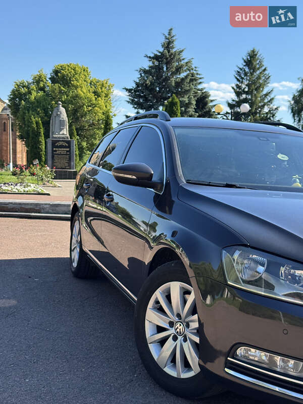 Универсал Volkswagen Passat 2011 в Житомире