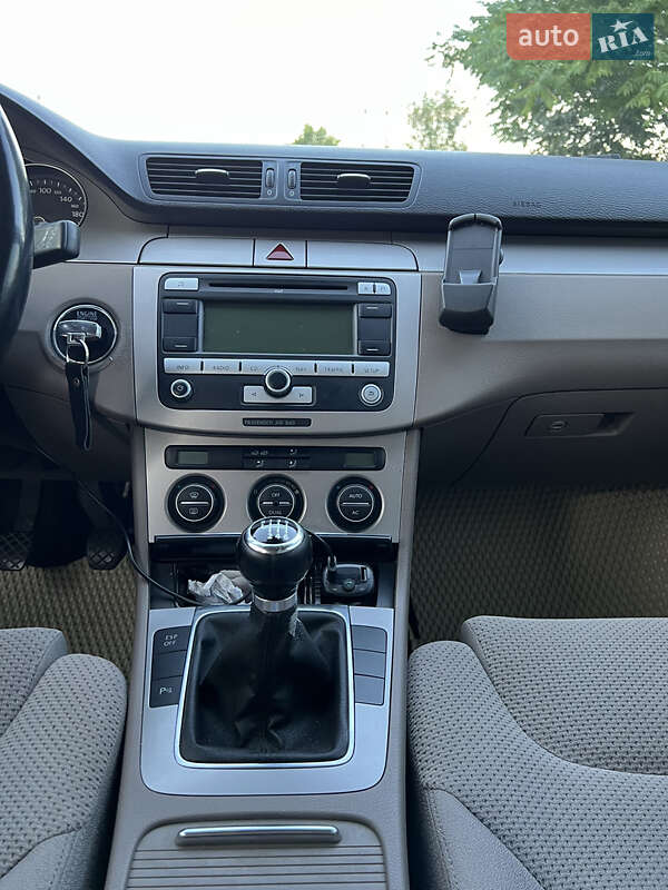 Универсал Volkswagen Passat 2008 в Южном