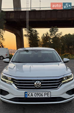 Седан Volkswagen Passat 2020 в Киеве