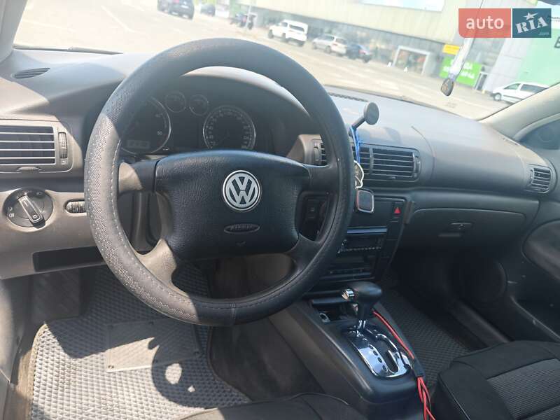 Универсал Volkswagen Passat 2004 в Киеве