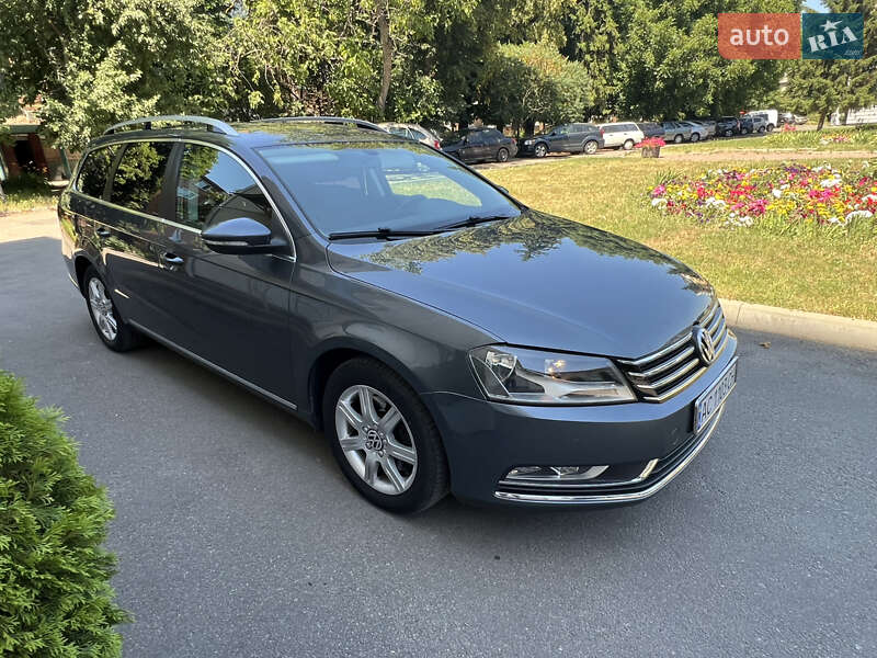 Універсал Volkswagen Passat 2012 в Корсунь-Шевченківському