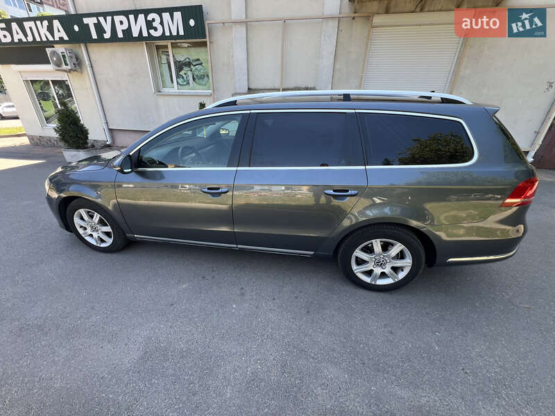 Універсал Volkswagen Passat 2012 в Корсунь-Шевченківському
