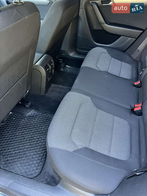 Універсал Volkswagen Passat 2012 в Корсунь-Шевченківському