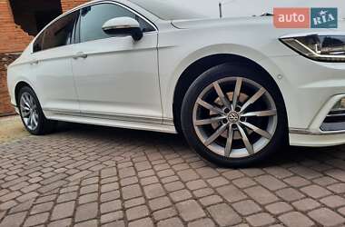 Седан Volkswagen Passat 2018 в Стрые