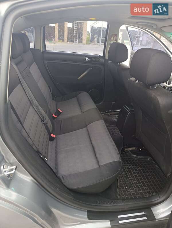 Седан Volkswagen Passat 2002 в Буске