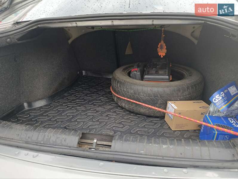 Седан Volkswagen Passat 2002 в Буске