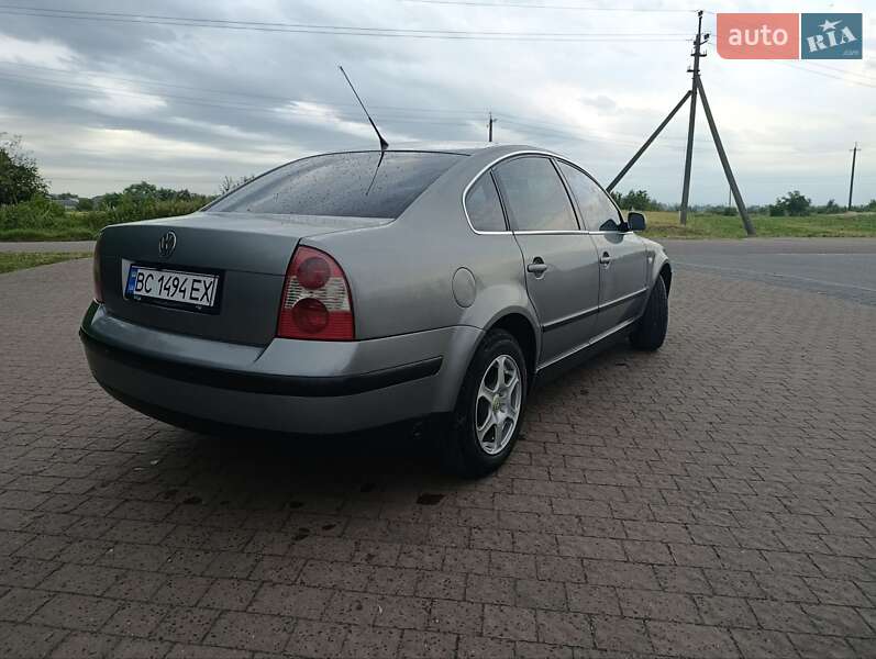 Седан Volkswagen Passat 2002 в Буске