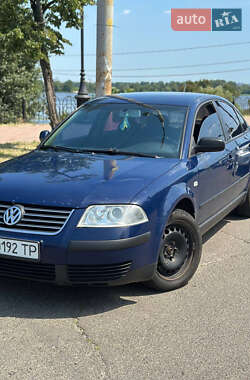 Седан Volkswagen Passat 2003 в Києві
