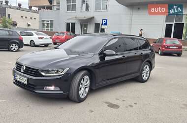 Універсал Volkswagen Passat 2015 в Тернополі