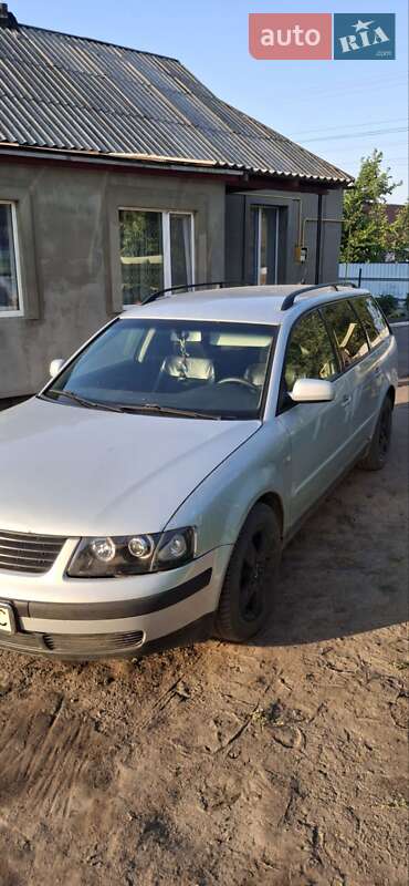 Универсал Volkswagen Passat 1999 в Жашкове