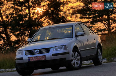 Седан Volkswagen Passat 2002 в Мені