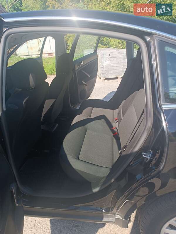 Седан Volkswagen Passat 2001 в Хороле фото 7 Седан Volkswagen Passat 2001 в Хороле