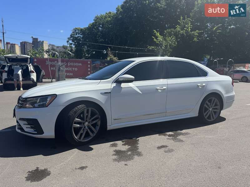 Седан Volkswagen Passat 2017 в Киеве