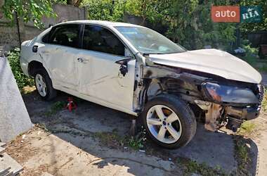 Седан Volkswagen Passat 2012 в Киеве