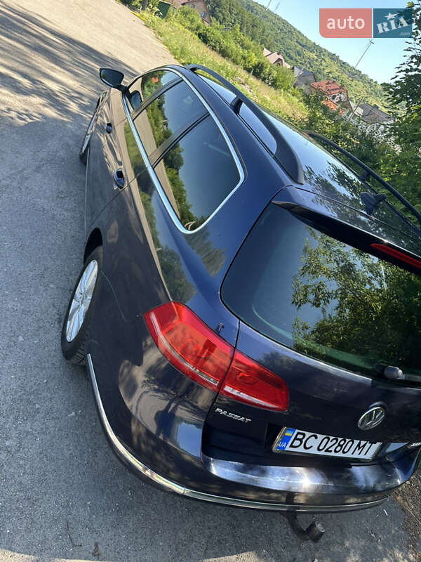 Універсал Volkswagen Passat 2011 в Самборі