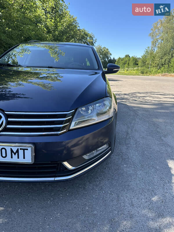 Універсал Volkswagen Passat 2011 в Самборі