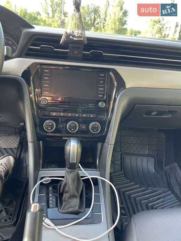 Седан Volkswagen Passat 2021 в Киеве фото 15 Седан Volkswagen Passat 2021 в Киеве