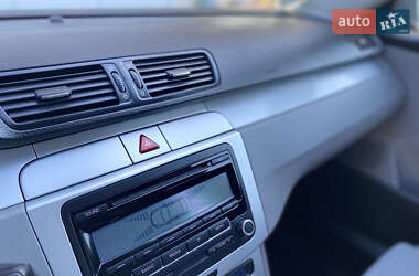 Універсал Volkswagen Passat 2010 в 