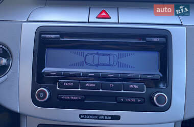 Універсал Volkswagen Passat 2010 в 