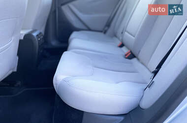 Універсал Volkswagen Passat 2010 в 
