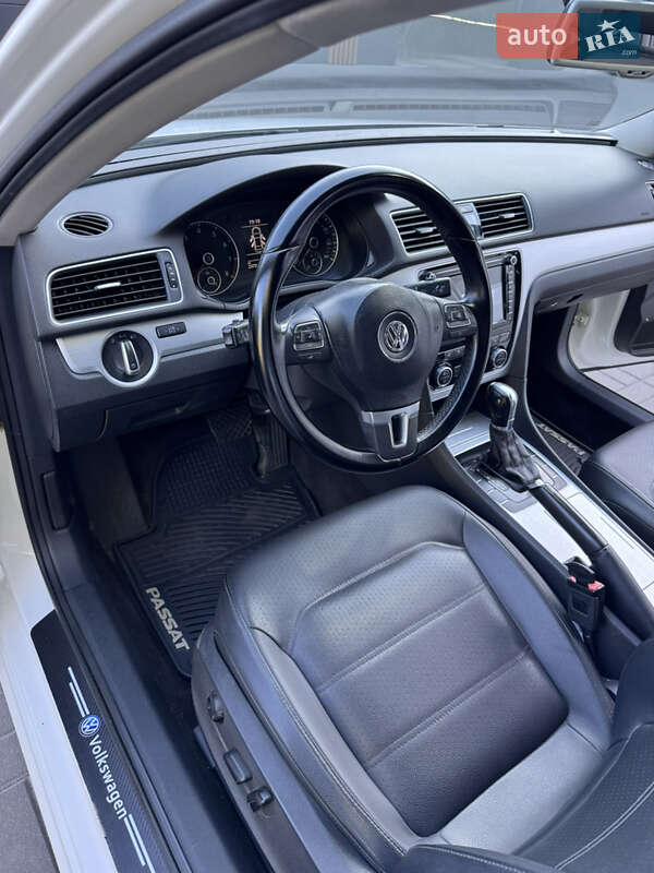 Седан Volkswagen Passat 2012 в Черкассах