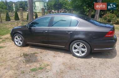 Седан Volkswagen Passat 2011 в Львове