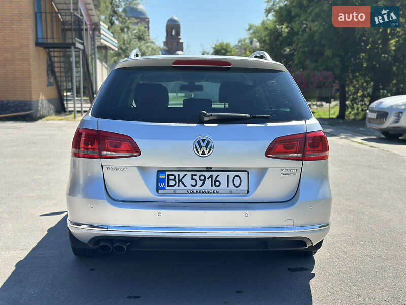 Універсал Volkswagen Passat 2011 в Охтирці