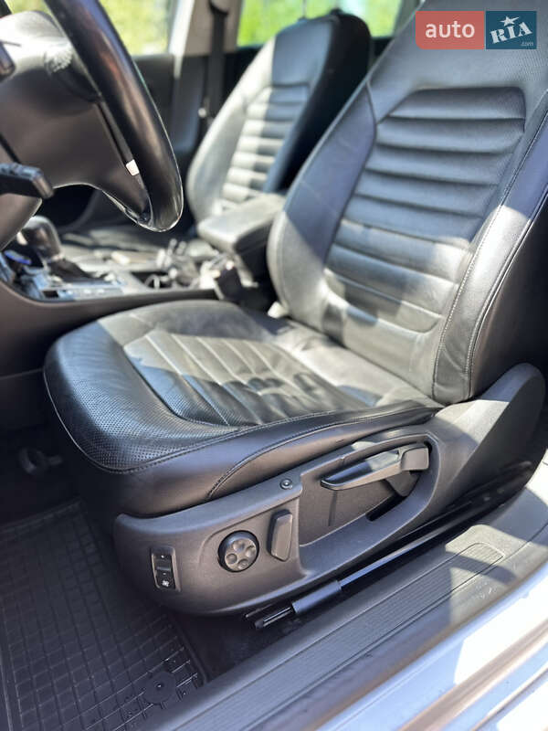 Універсал Volkswagen Passat 2011 в Охтирці