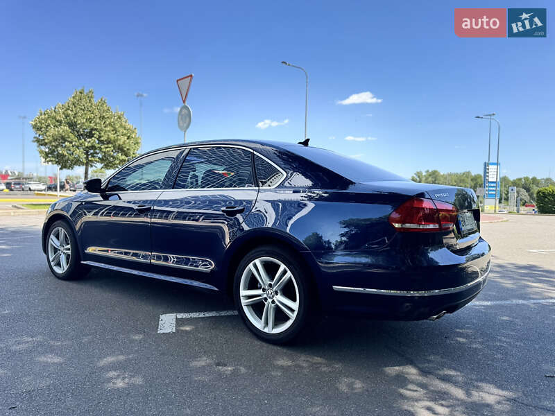 Седан Volkswagen Passat 2012 в Рівному
