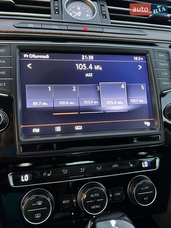 Седан Volkswagen Passat 2015 в Львове