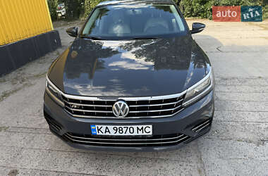 Седан Volkswagen Passat 2016 в Києві