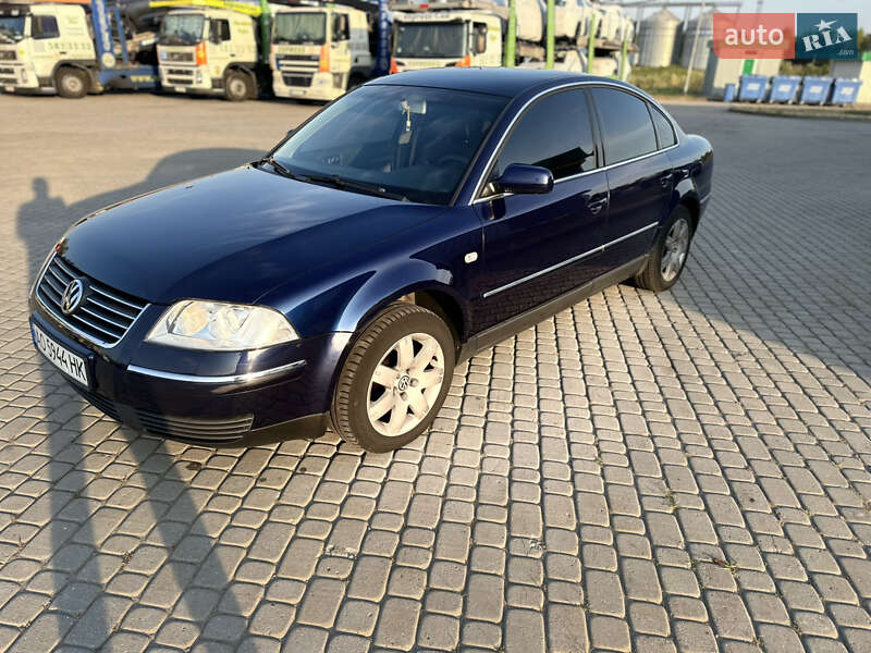 Седан Volkswagen Passat 2002 в Ужгороде