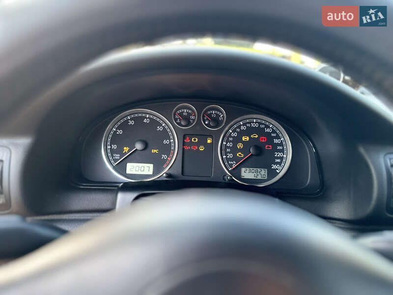 Седан Volkswagen Passat 2002 в Ужгороде