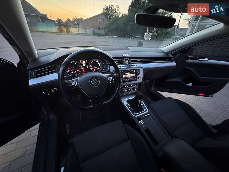 Седан Volkswagen Passat 2015 в Казатине