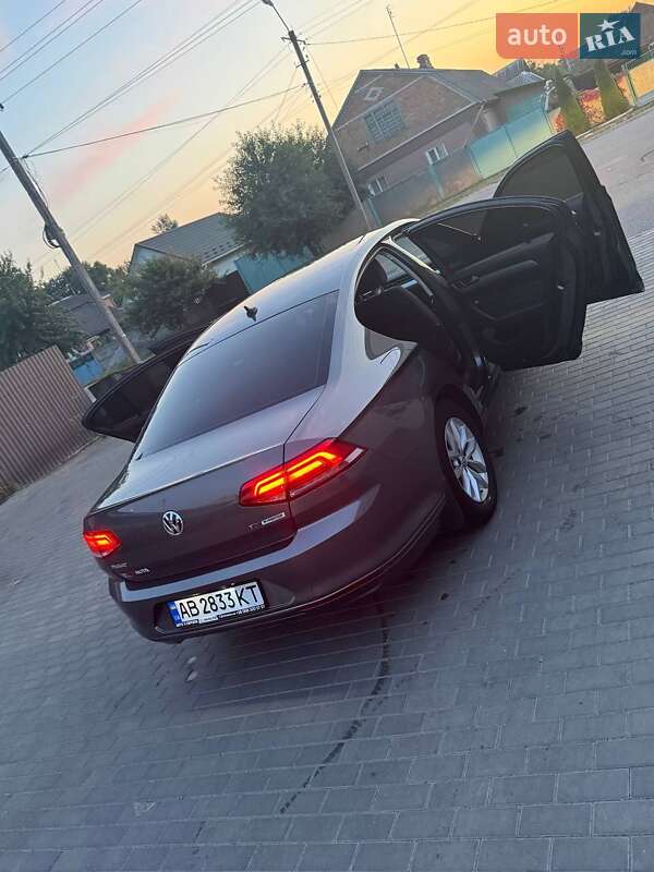 Седан Volkswagen Passat 2015 в Казатине