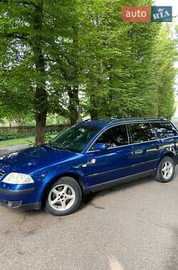 Універсал Volkswagen Passat 2001 в Тростянці