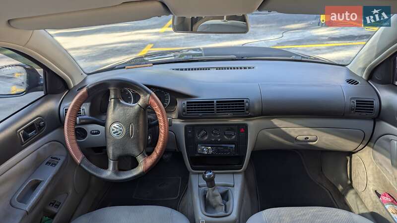 Седан Volkswagen Passat 2005 в Києві