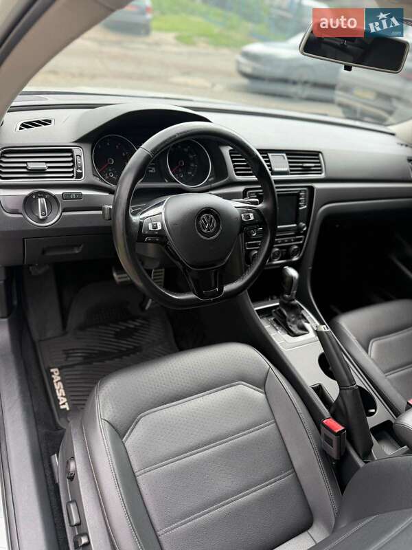Седан Volkswagen Passat 2017 в Сумах